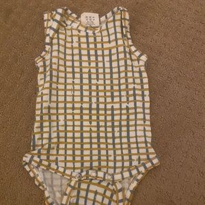 Sleeveless onsie